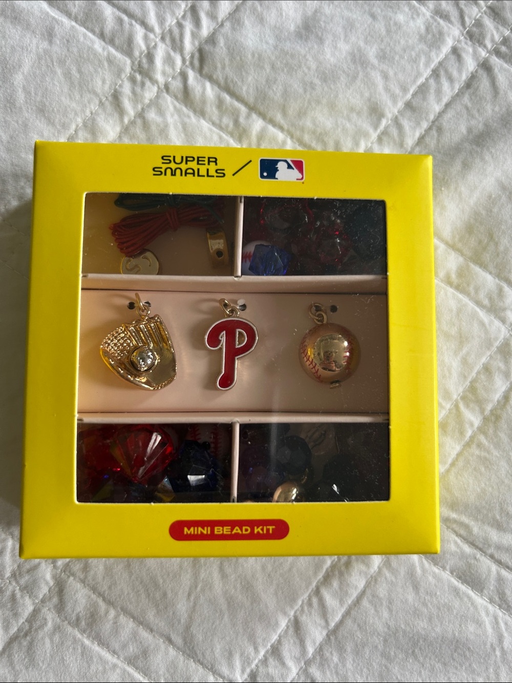 MLB Mini Bead Kit with Red Phillies 'P' Charm and Gold Accents